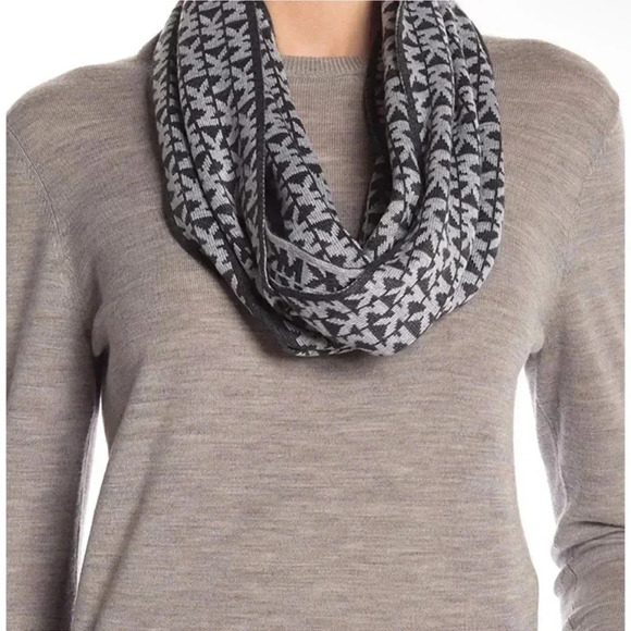 Michael Kors Grey Reversible Infinity Scarf - Picture 4 of 5
